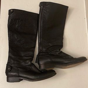 FRYE  5.5 BLACK LEATHER BOOT ZIP BACK
